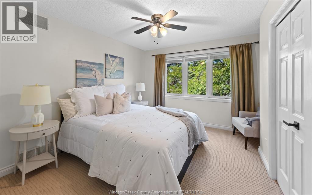 379 ELMGROVE DRIVE - 34