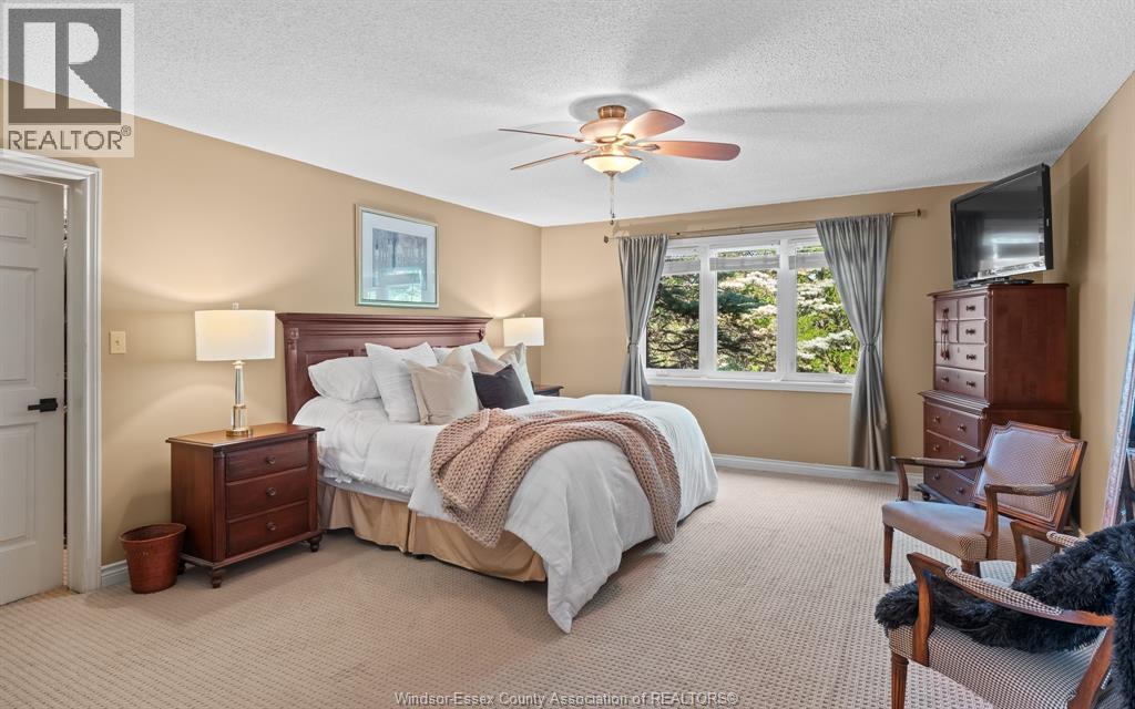 379 ELMGROVE DRIVE - 38
