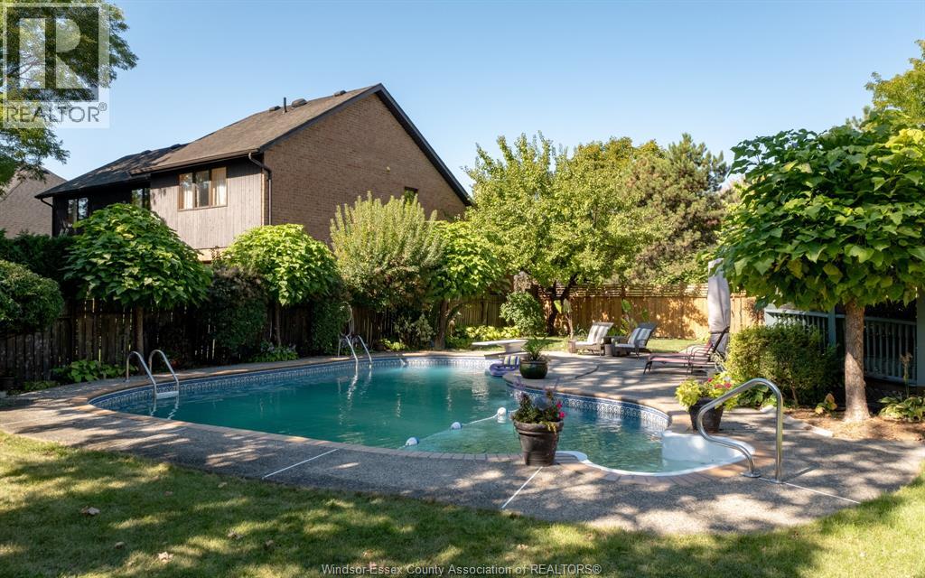 379 ELMGROVE DRIVE - 47