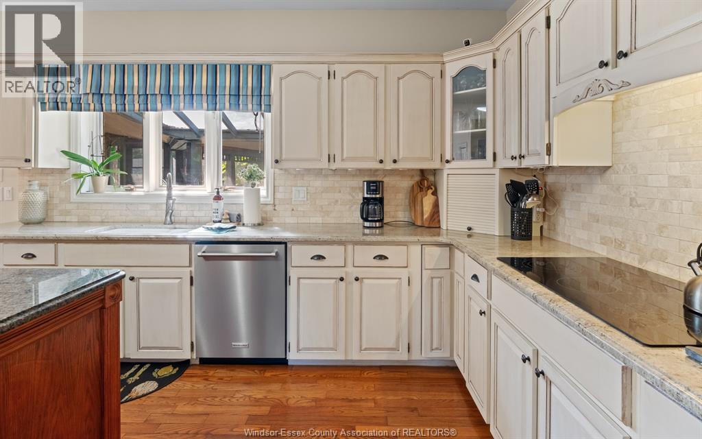 379 ELMGROVE DRIVE - 27