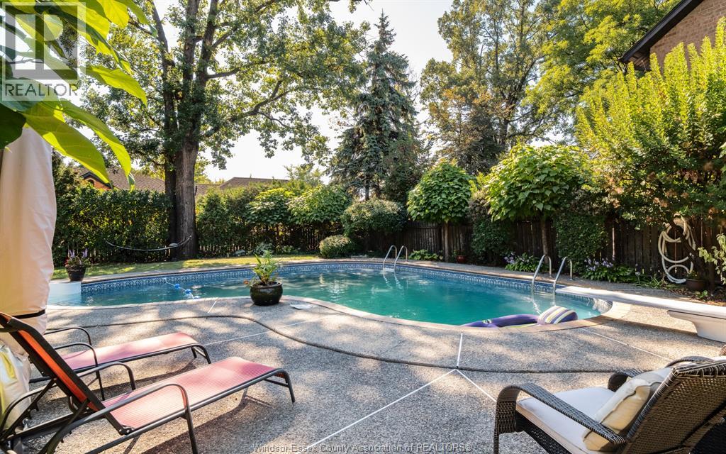 379 ELMGROVE DRIVE - 45