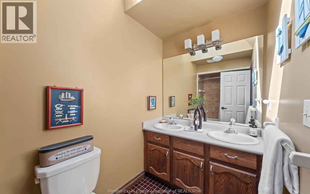 379 ELMGROVE DRIVE - 37