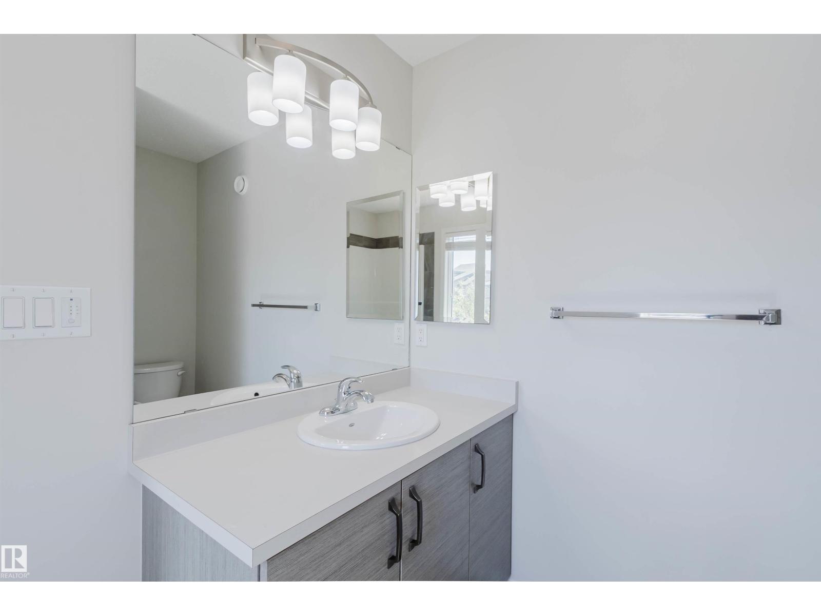 2082 PRICE LANDING SW - 23