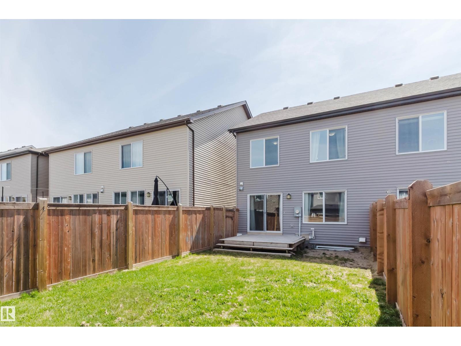 2082 PRICE LANDING SW - 32