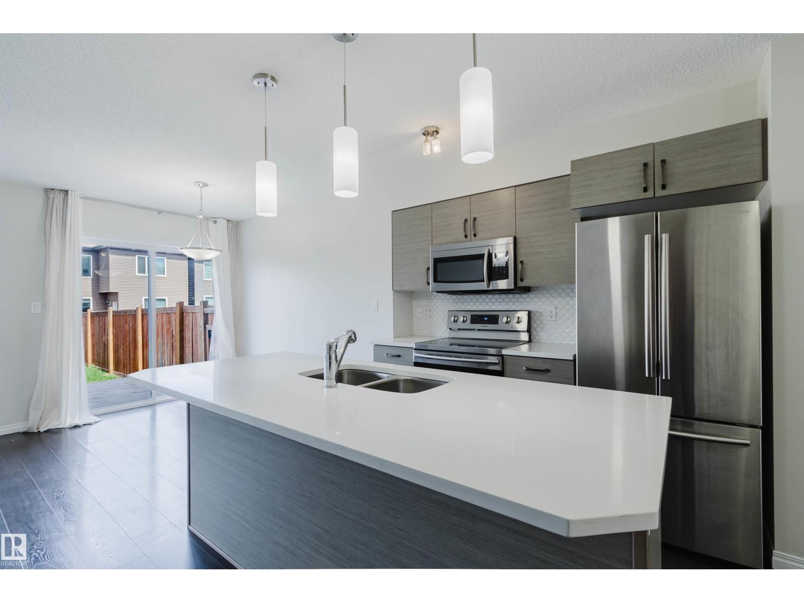 2082 PRICE LANDING SW - 5