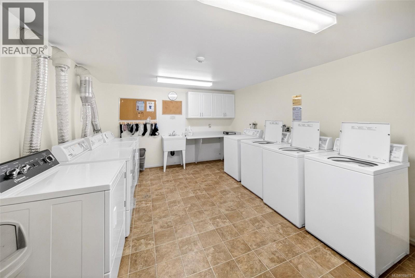 #206 3225 Alder St - 21