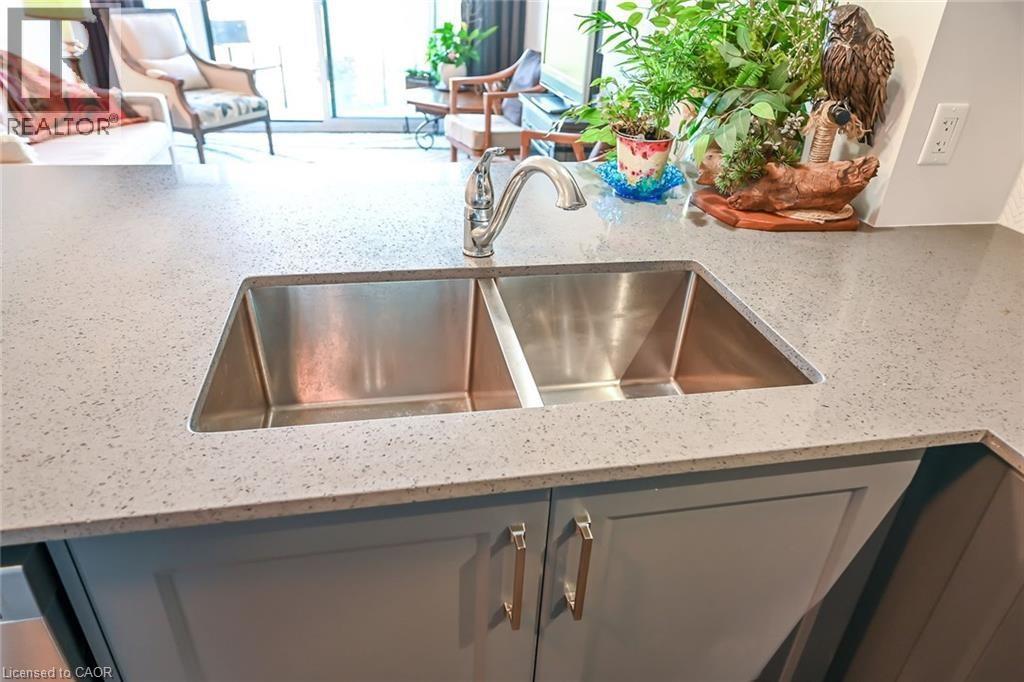 1 REDFERN Avenue Unit# 337, Hamilton, Ontario, L8W1P8 — Photo 3