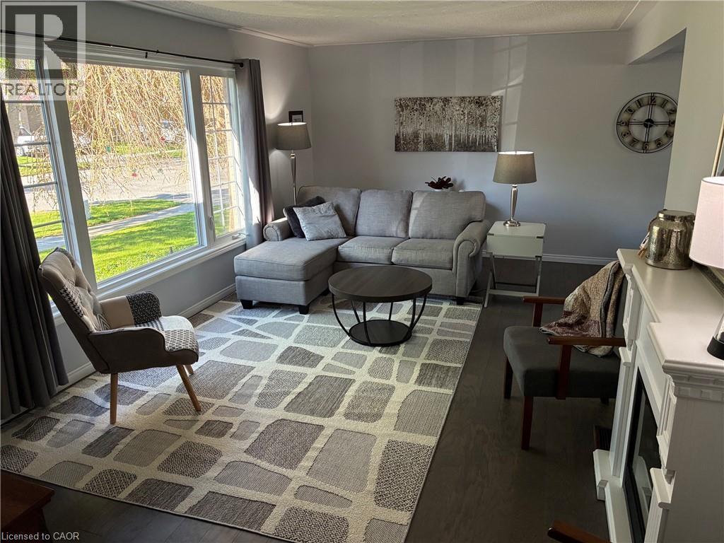 31 BLACKFRIAR Lane, Brantford, Ontario, N3R7M2 — Photo 4