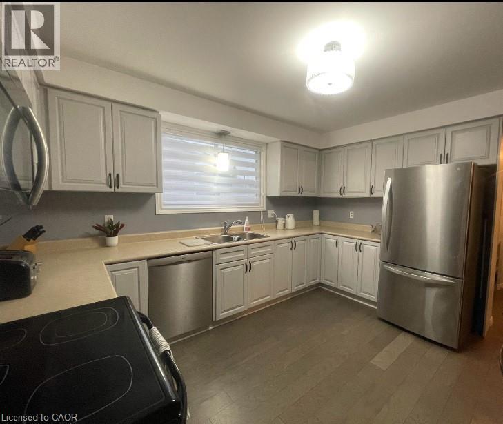 31 BLACKFRIAR Lane, Brantford, Ontario, N3R7M2 — Photo 5