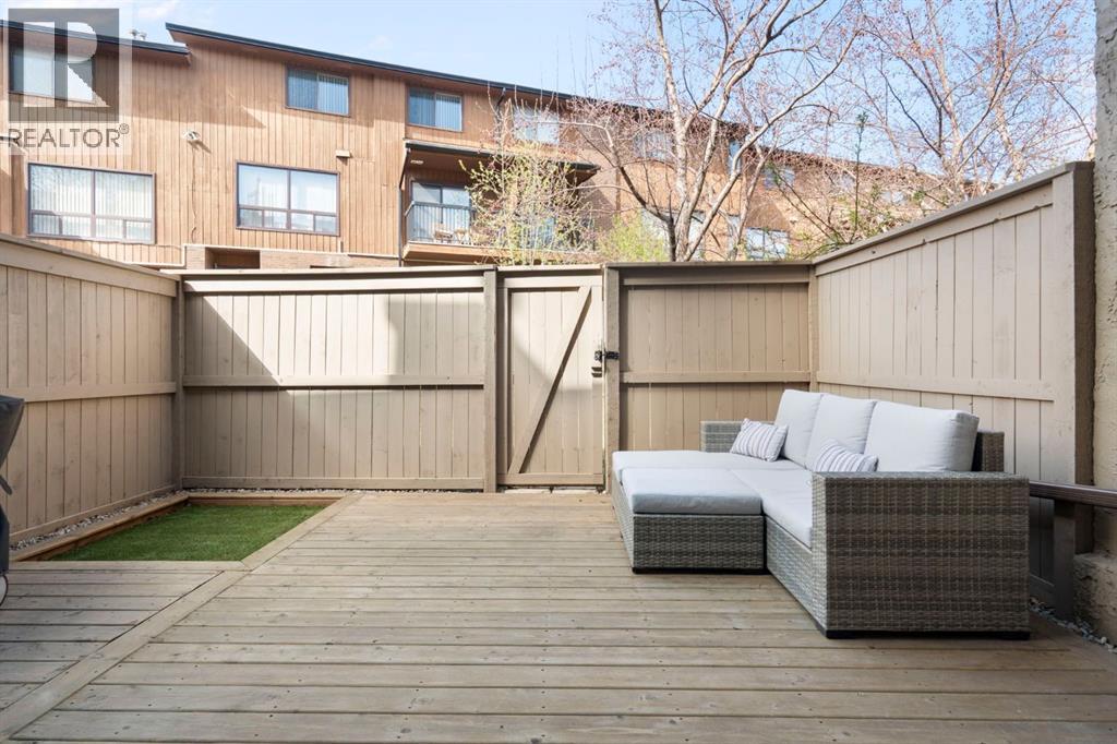 18 Glamis Gardens SW - 4