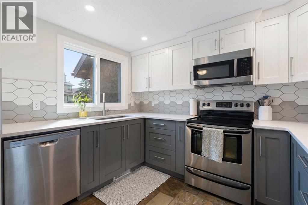 18 Glamis Gardens SW - 7