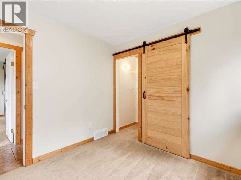 4C SPRUCE Place, Fernie