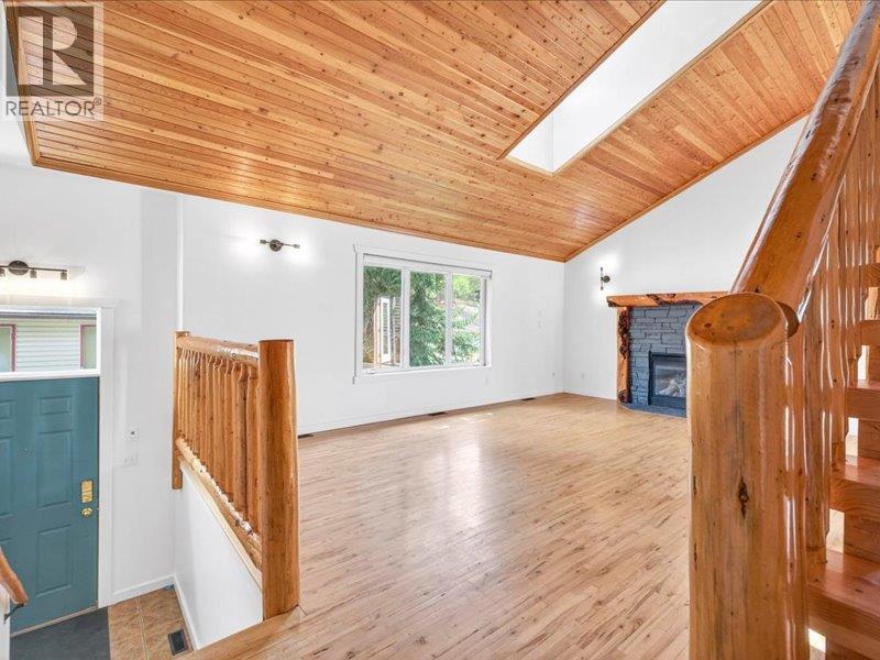 4C SPRUCE Place, Fernie
