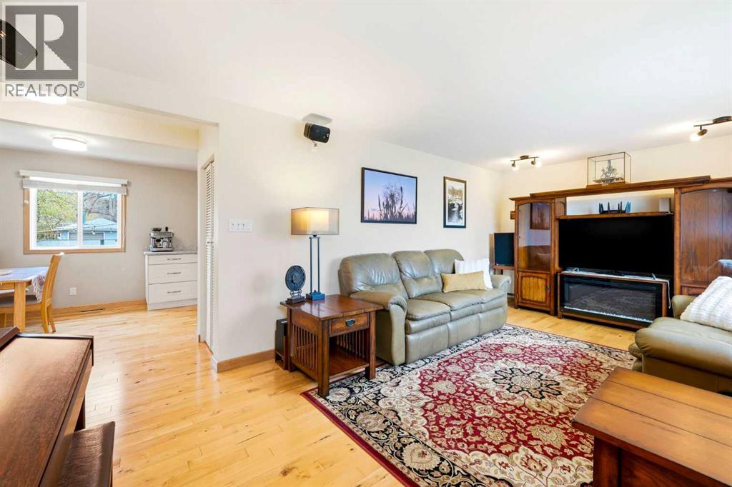 8303 Bowglen Road NW - 12