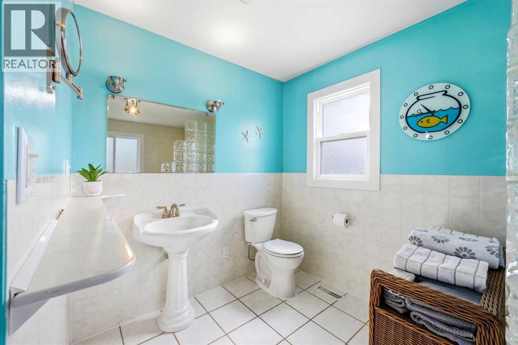 8303 Bowglen Road NW - 19