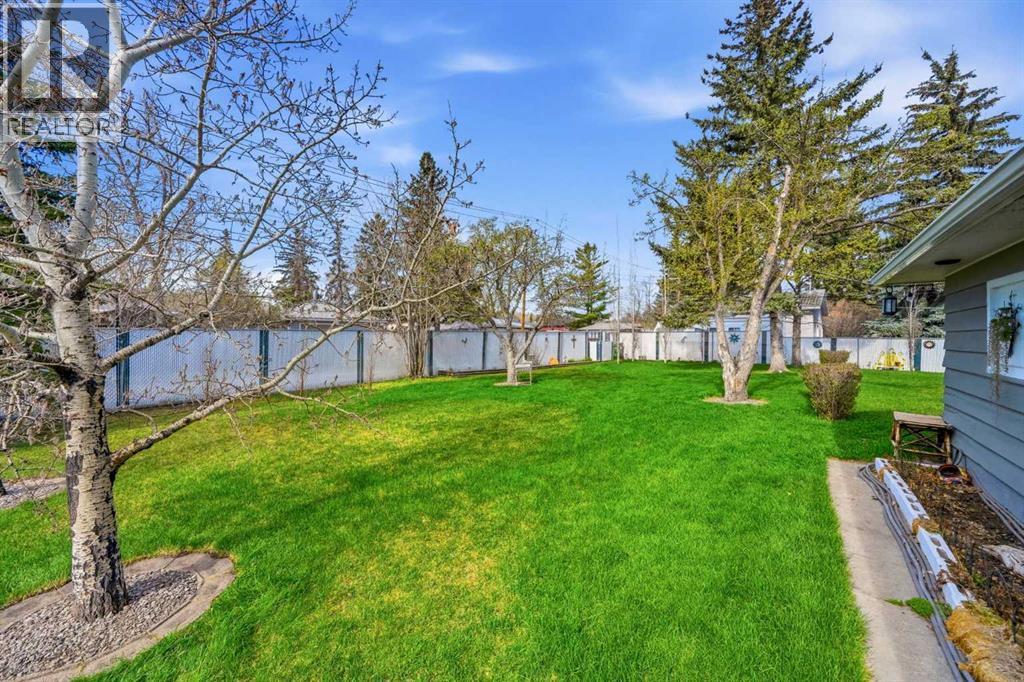 8303 Bowglen Road NW - 29