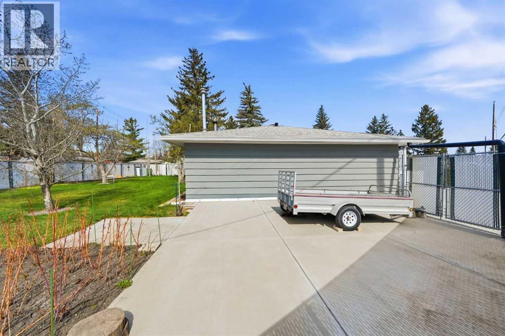 8303 Bowglen Road NW - 33