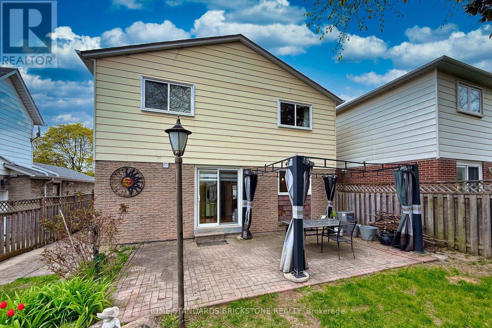 10 CHUMLEIGH CRESCENT - 32