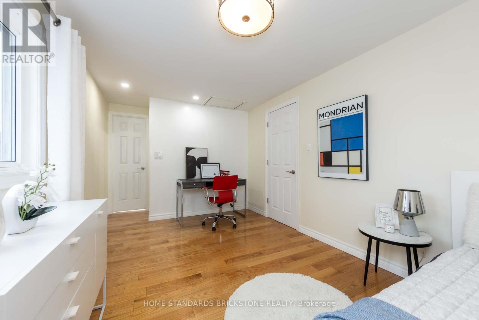 10 CHUMLEIGH CRESCENT - 23