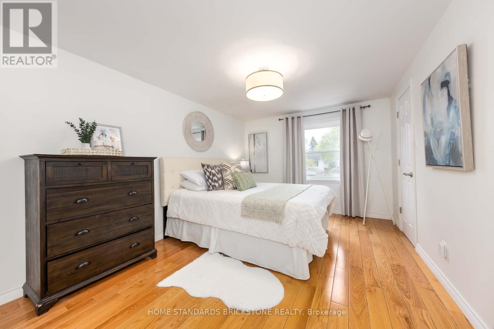 10 CHUMLEIGH CRESCENT - 19