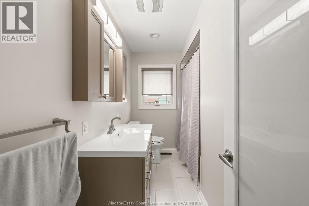 3881 MOUNT CARMEL DRIVE, Windsor, Ontario, N9G2C6 — Photo 7
