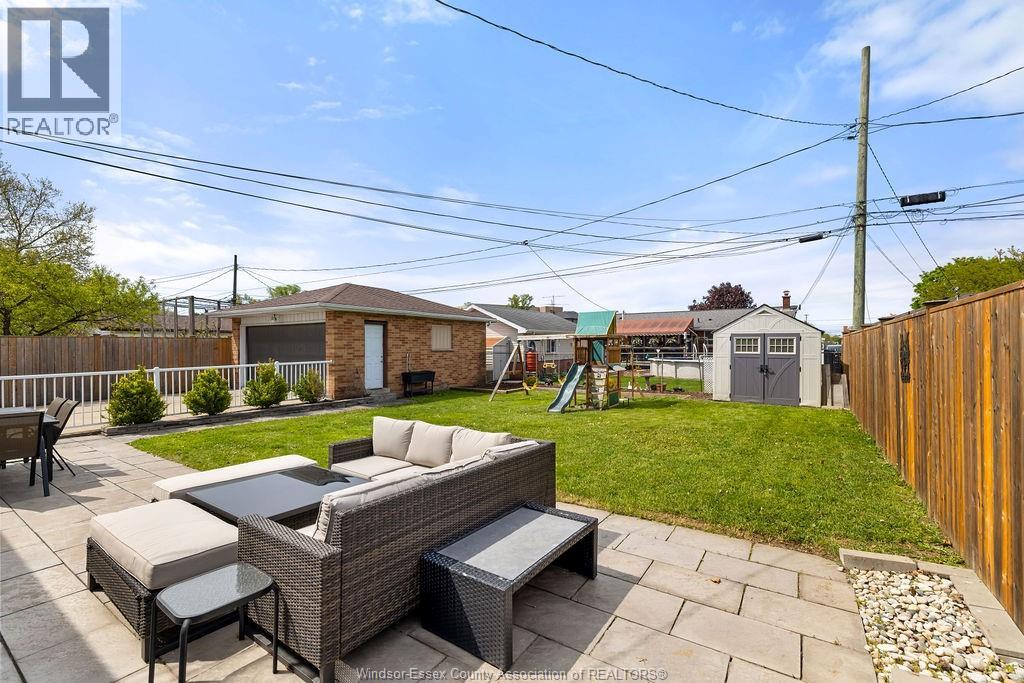 3881 MOUNT CARMEL DRIVE, Windsor, Ontario, N9G2C6 — Photo 4