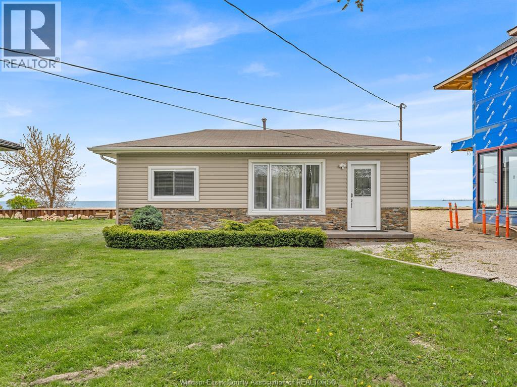 162 Robson Rd - 1