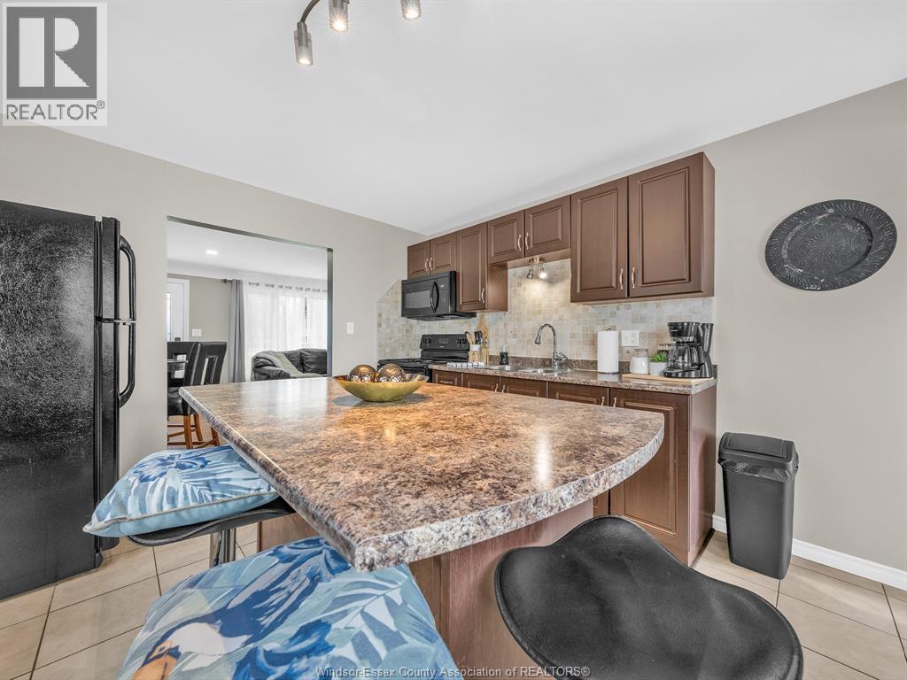 162 Robson Rd - 10