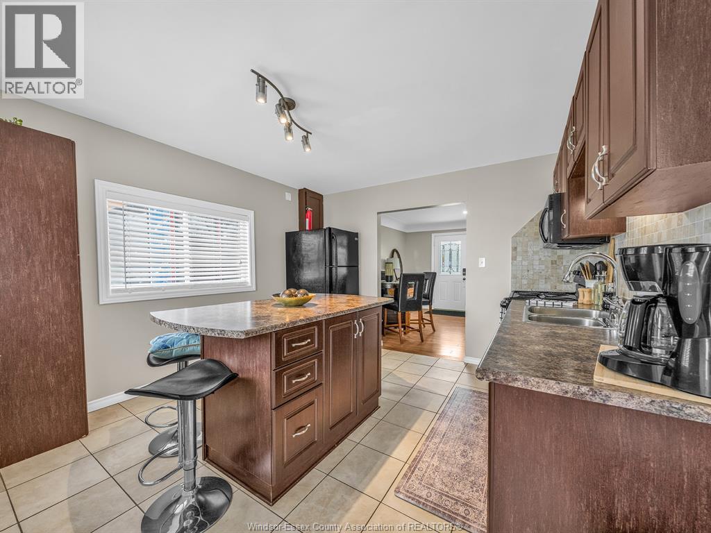 162 Robson Rd - 11