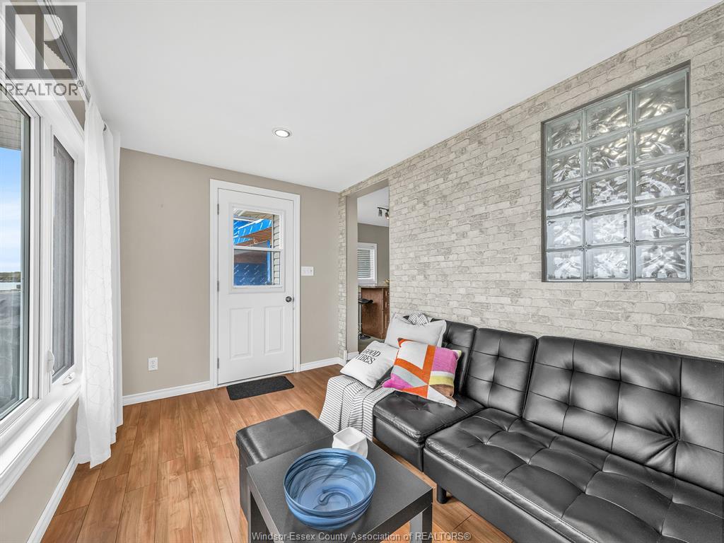 162 Robson Rd - 13