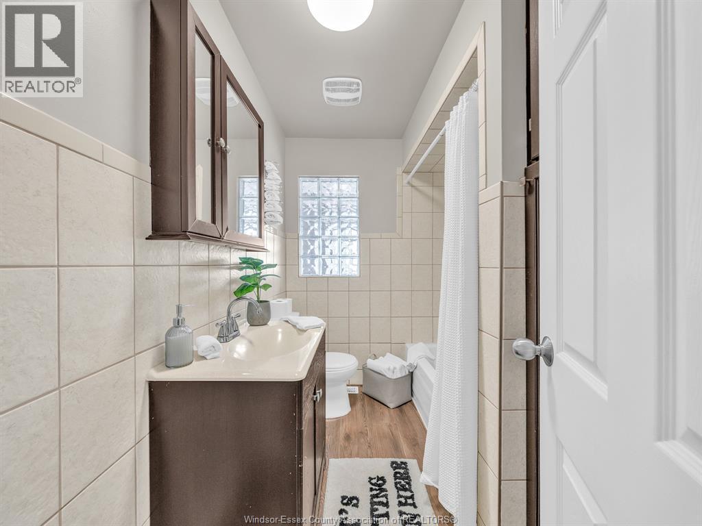 162 Robson Rd - 21