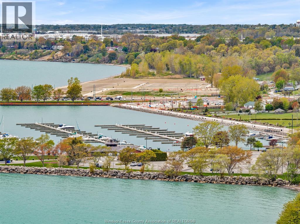 162 Robson Rd - 33