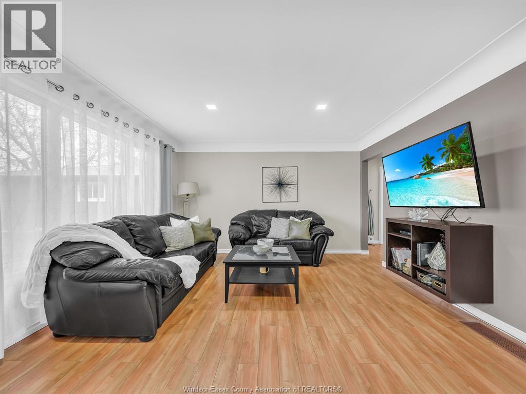 162 Robson Rd - 5