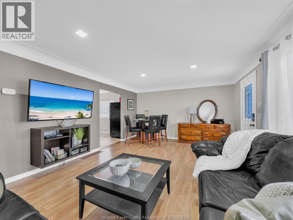 162 Robson Rd - 6