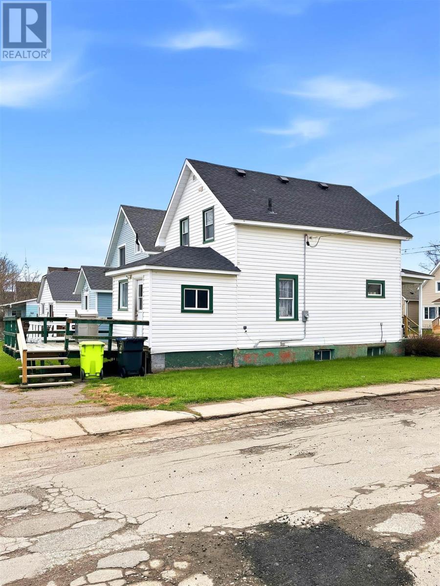 86 Pardee AVE
