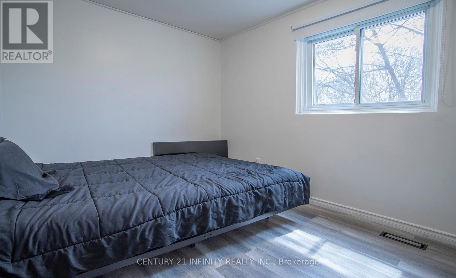 #33 101 DOVEDALE DRIVE - 17