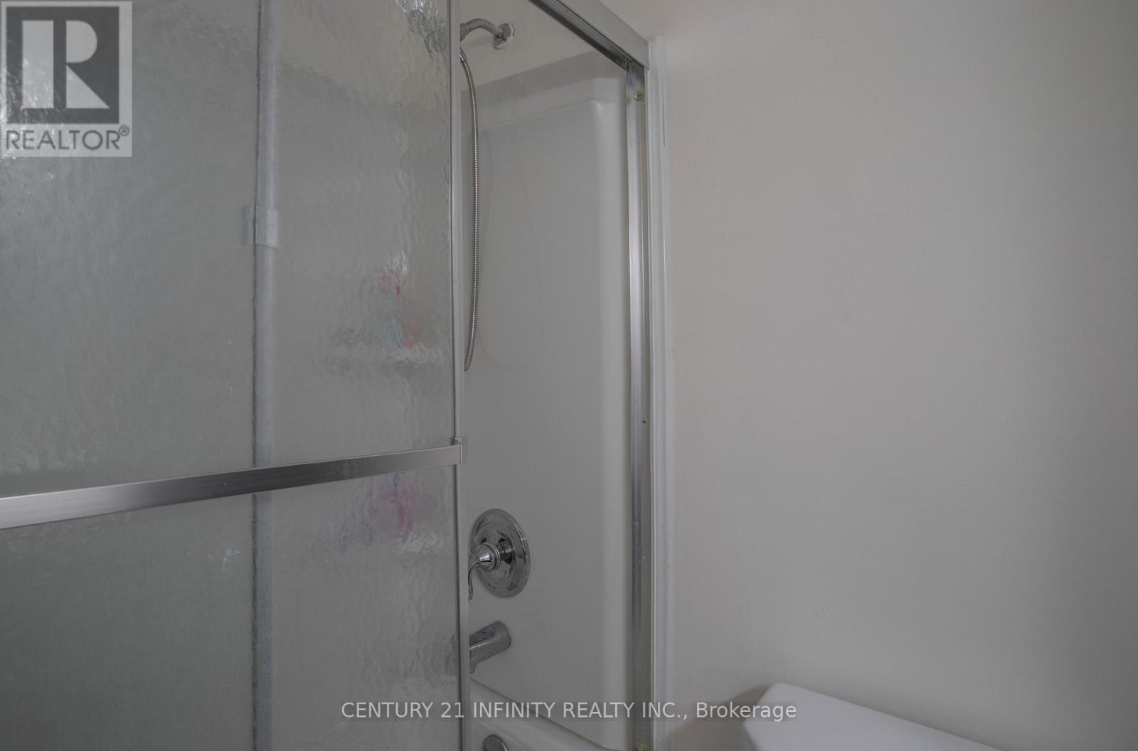 #33 101 DOVEDALE DRIVE - 20