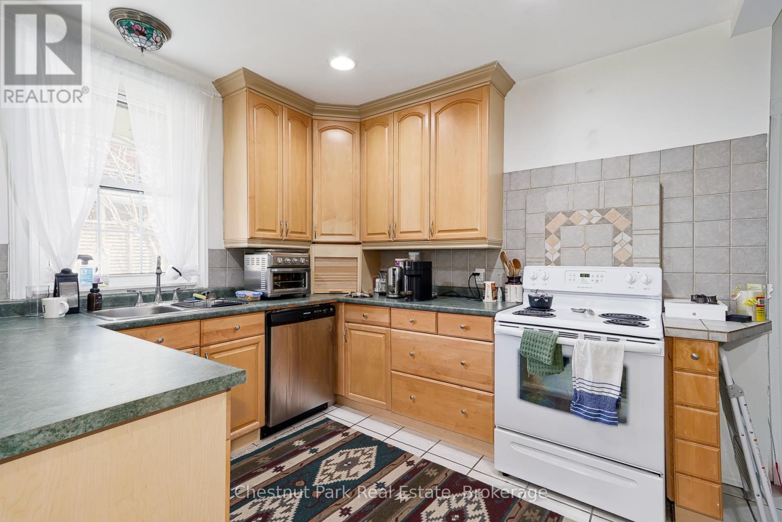 537 STE MARIE STREET - 10