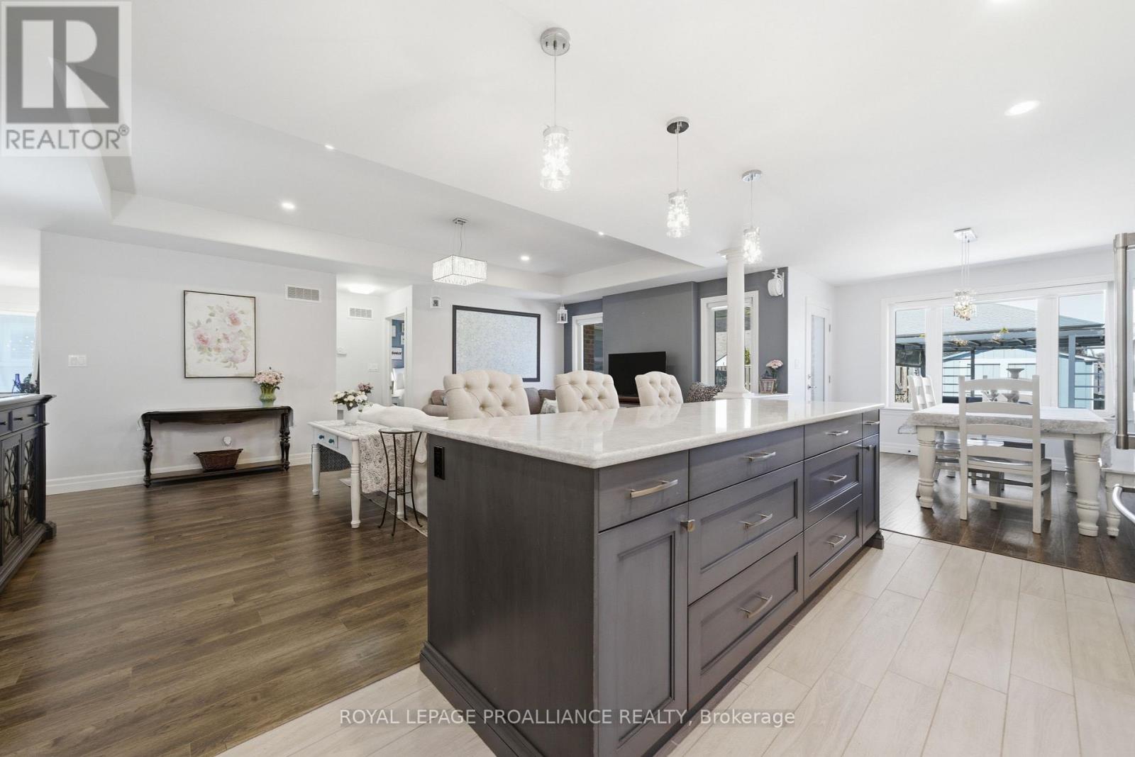 51 CREWS CRESCENT - 10