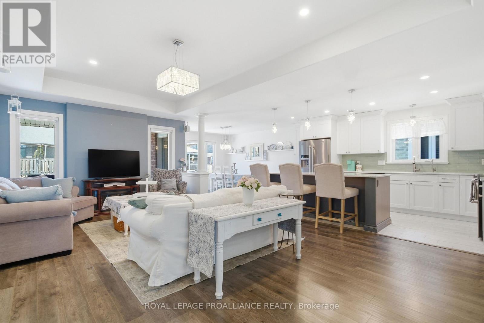 51 CREWS CRESCENT - 13