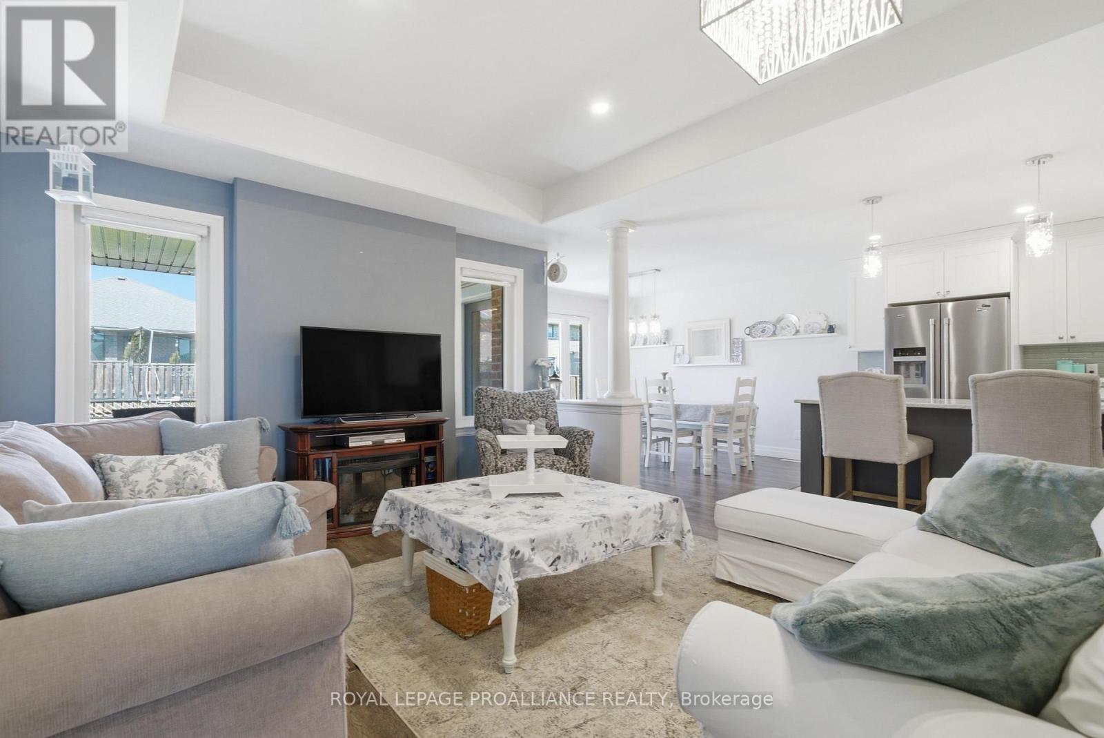 51 CREWS CRESCENT - 14