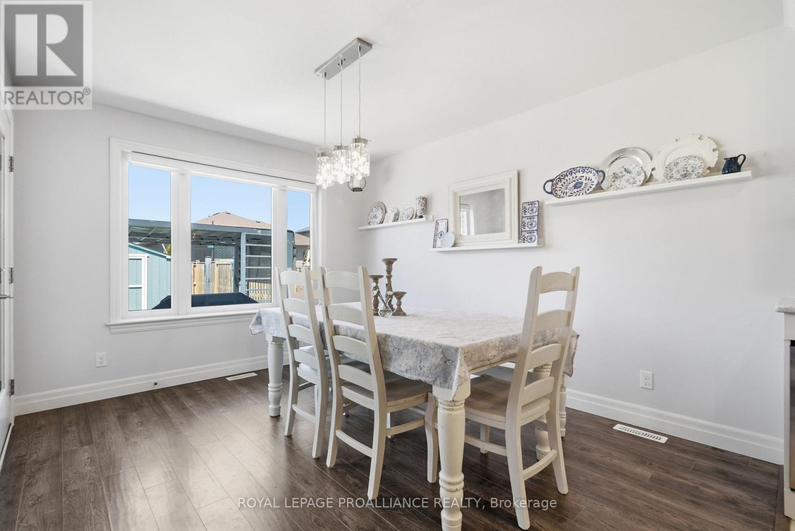 51 CREWS CRESCENT - 18