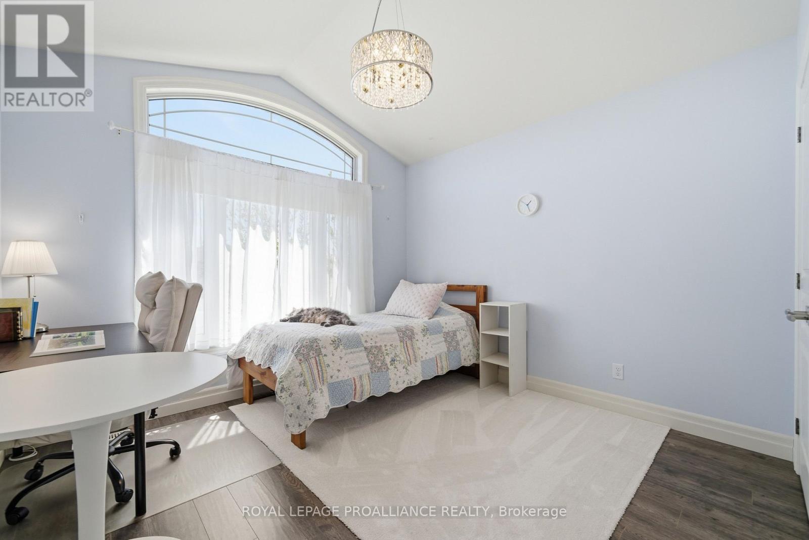 51 CREWS CRESCENT - 24