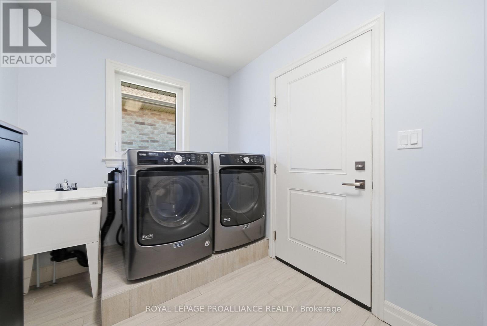 51 CREWS CRESCENT - 26