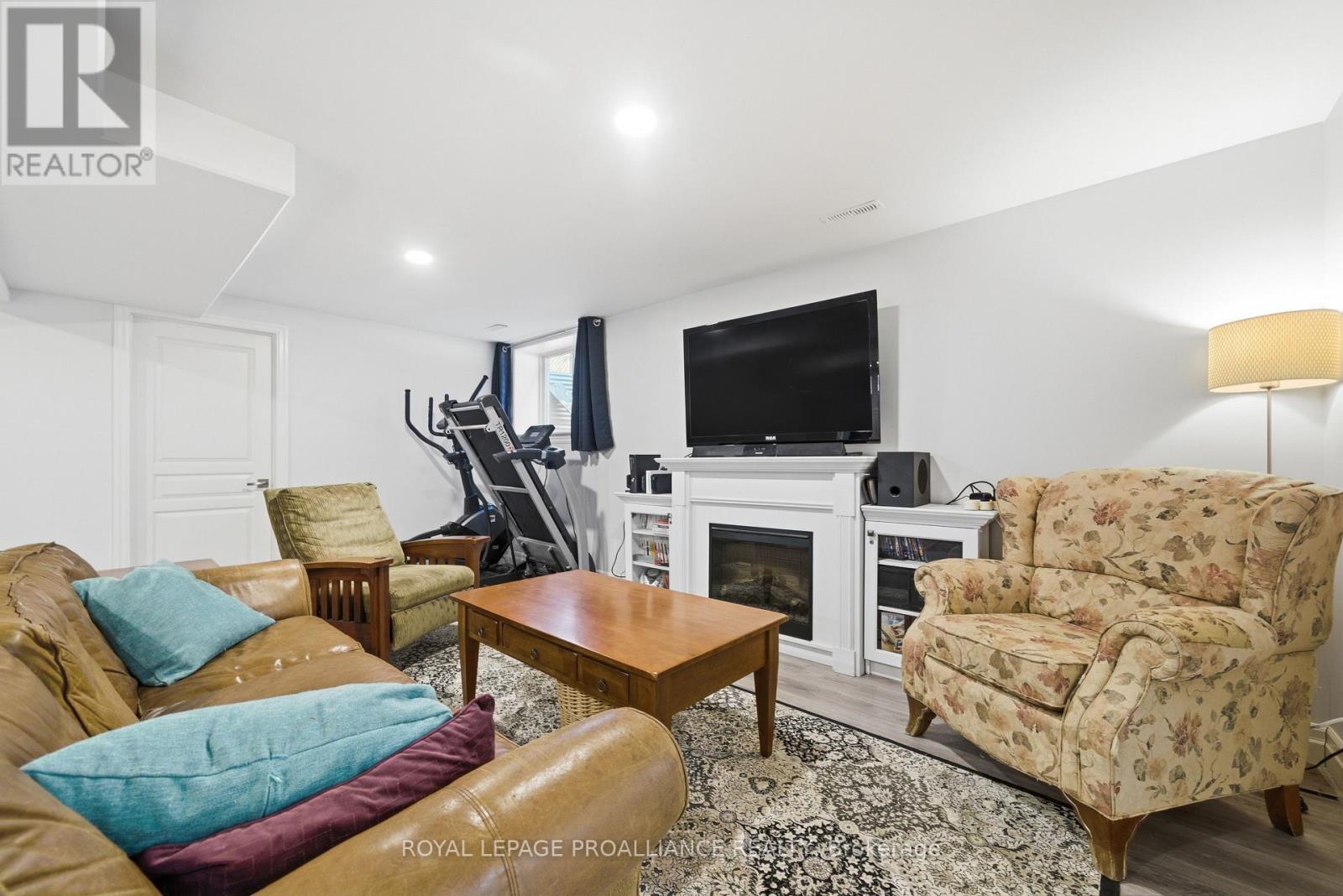 51 CREWS CRESCENT - 27