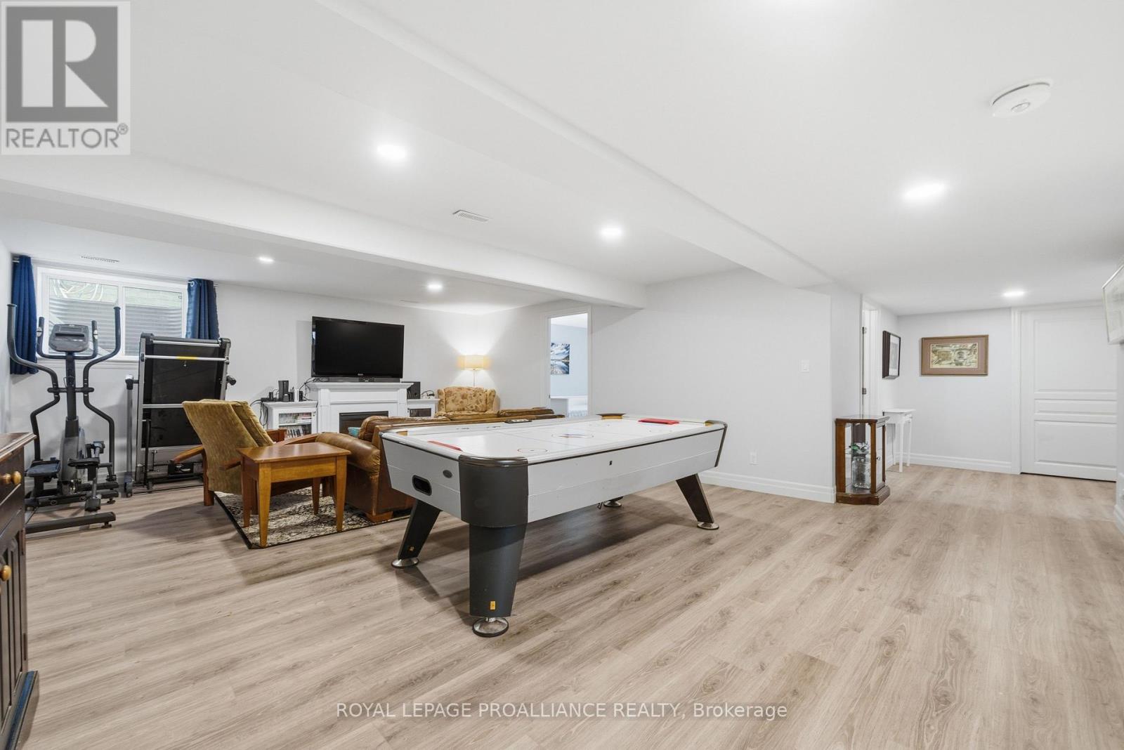 51 CREWS CRESCENT - 29
