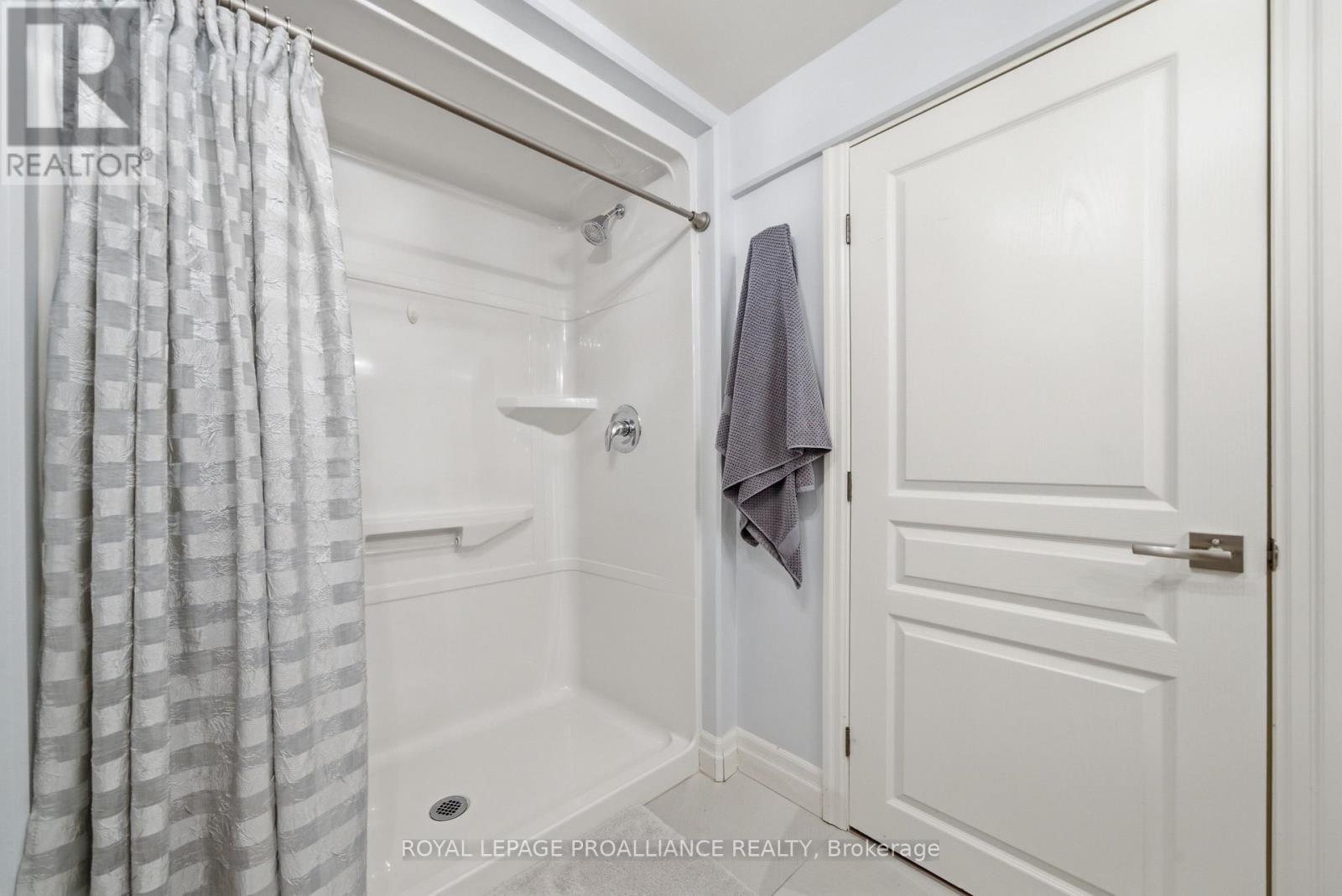 51 CREWS CRESCENT - 32
