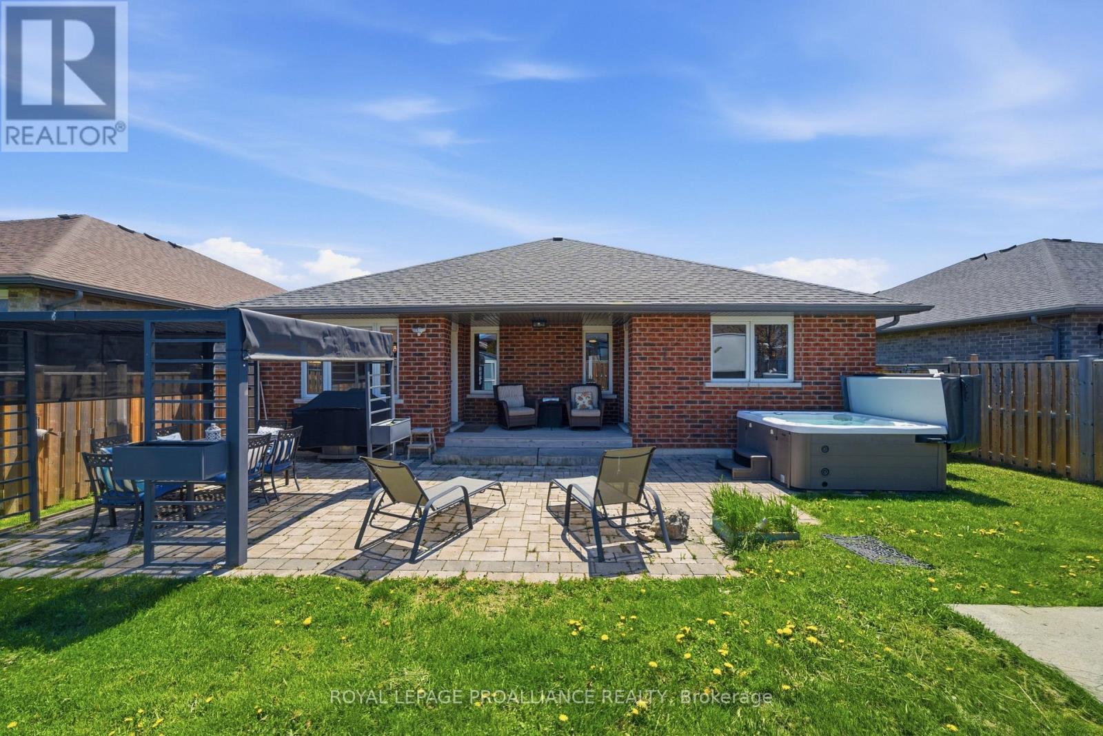 51 CREWS CRESCENT - 37