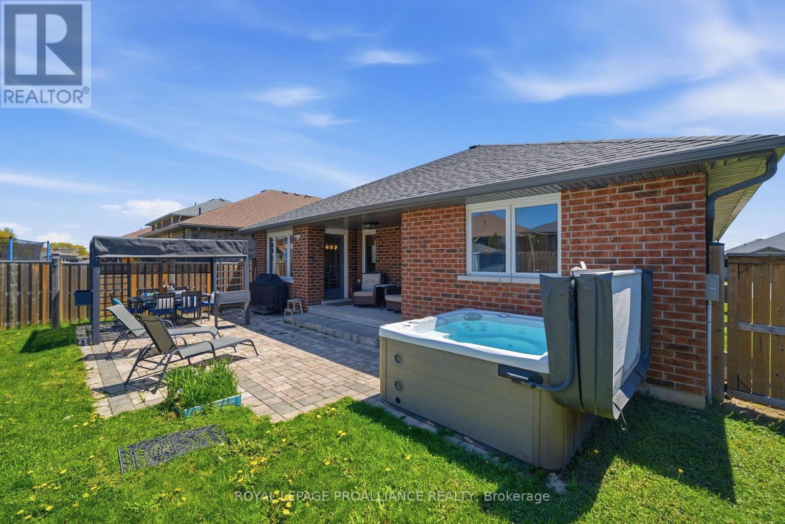 51 CREWS CRESCENT - 38