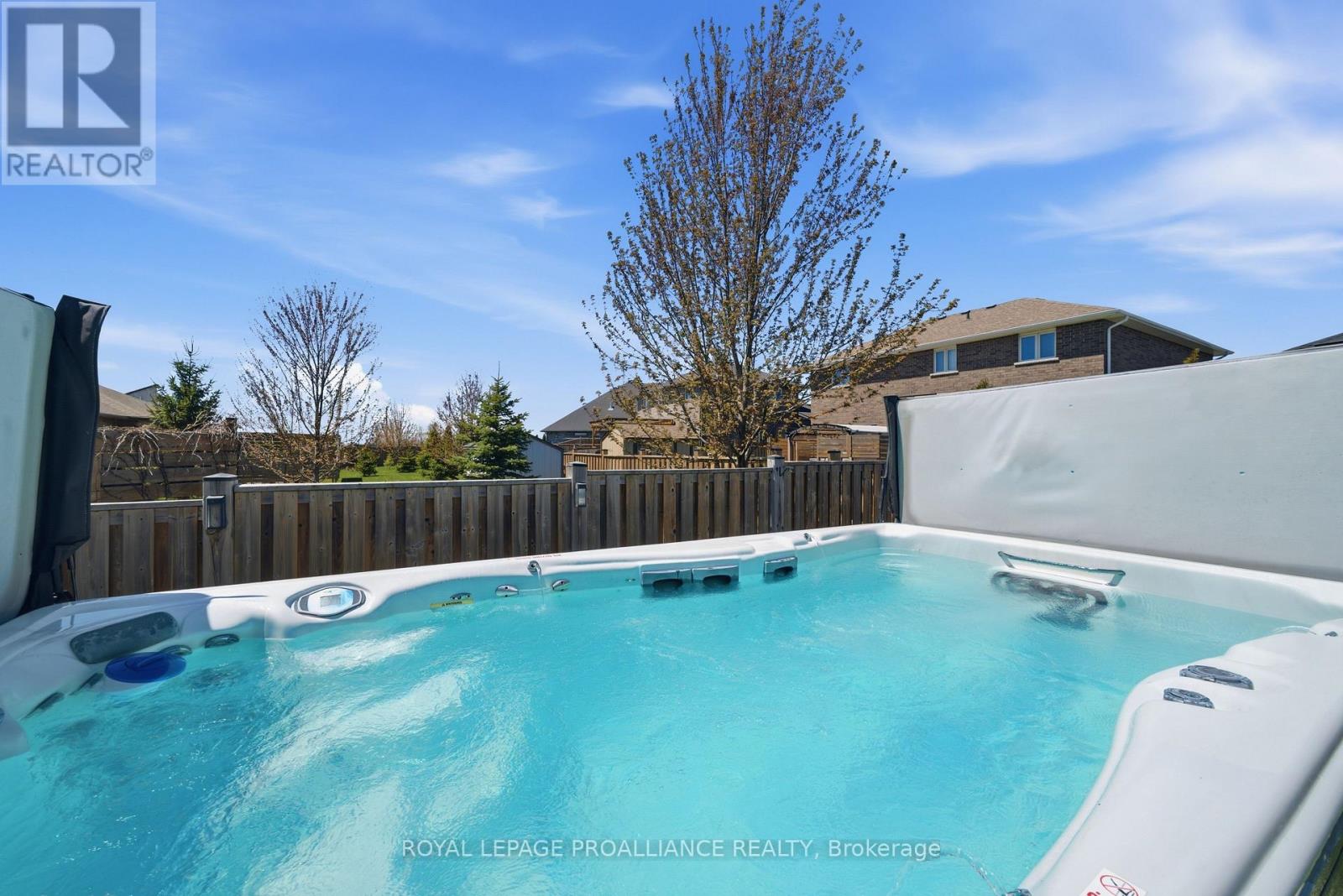 51 CREWS CRESCENT - 45